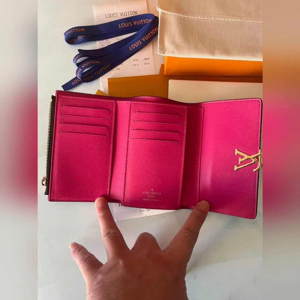 Louis Vuitton Capucines Compact Wallet - Picture 8 of 13